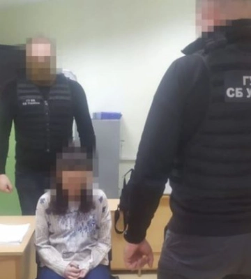 Работала в незаконно созданной захватчиками «исправительной колонии»: коллаборантка из Херсона сдалась правосудию