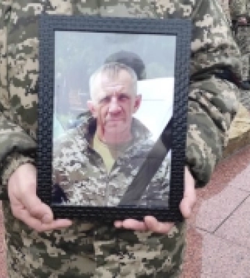 У Рожищі навколішки зустріли загиблого захисника Святослава Симінського. ФОТО