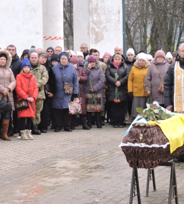 Роменська громада попрощалася із захисником України Олександром Пінчуком