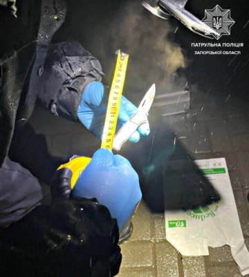 В Запоріжжі чоловік ножем поранив громадянина на вулиці (ФОТО)