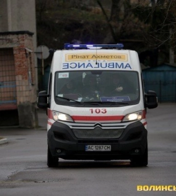 Посинів і знепритомнів: на Волині медики швидкої врятували чоловіка без дихання та пульсу