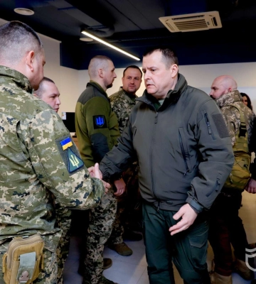Філатов: «Дніпро забезпечує армію приладами нічного бачення. Усю техніку для фронту купують за запитами оборонців»