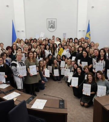 По 25 тисяч гривень преміювали 100 педагогів Львова (список)