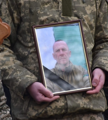У Рожищі навколішки зустріли загиблого захисника Святослава Симінського. ФОТО