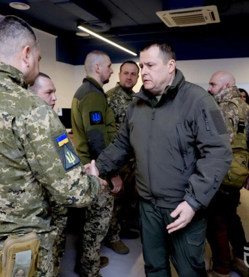 Філатов: «Дніпро забезпечує армію приладами нічного бачення. Усю техніку для фронту купують за запитами оборонців»