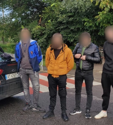 Судитимуть ділків у Івано-Франківську: ті переправляли ухилянтів за кордон за $6000