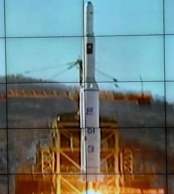 Північна Корея запустила ракету у бік моря, заявляє Південна Корея.