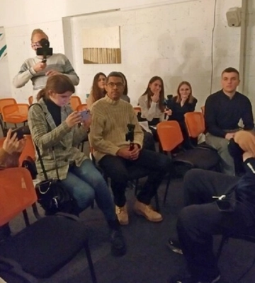 Як за допомогою мобільного телефона швидко відзняти і змонтувати відеосюжет