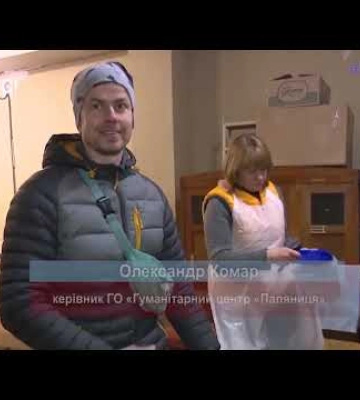 Запорізькі волонтери готують вітамінний напій для захисників (ВІДЕО)