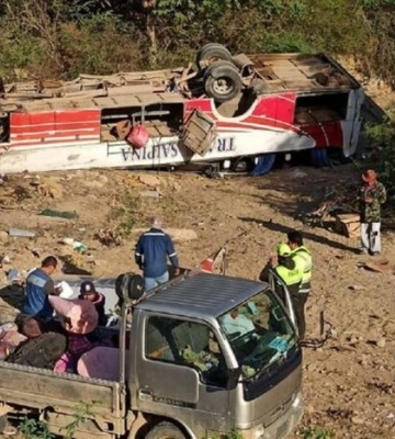 У Болівії автобус зірвався в гірську ущелину, 11 загиблих