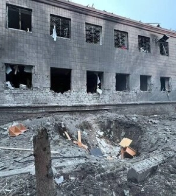 Росіяни вдарили ракетою С-300 по відділу поліції у Лимані, є поранений. ФОТОрепортаж
