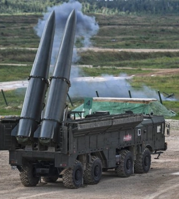 Оккупанты ударили баллистической ракетой по военному городку на Черниговщине
