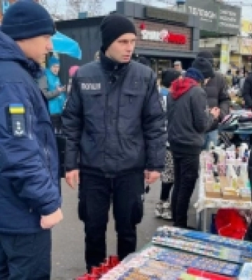У Ковелі рятувальники перевірили ринок на продаж піротехніки