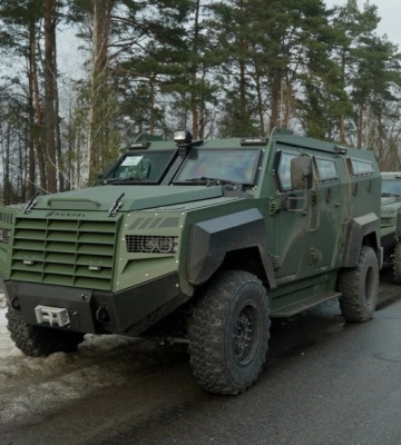 Українські прикордонники отримали броньовики Roshel від Канади (ФОТО)
