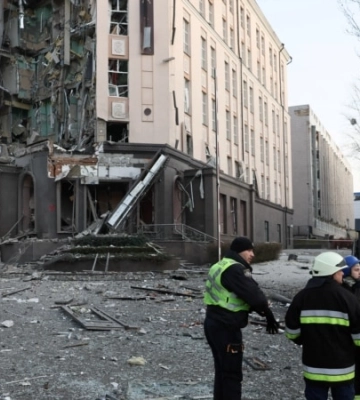 У Києві ракети влучили в готель та приватний будинок, є жертви