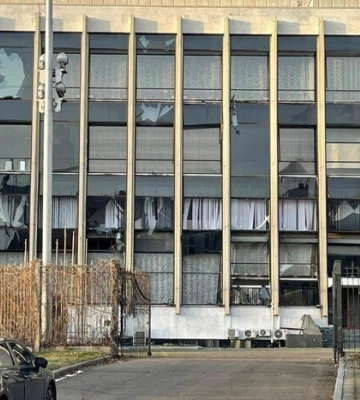 Уламки російської ракети упали на стадіон у Києві