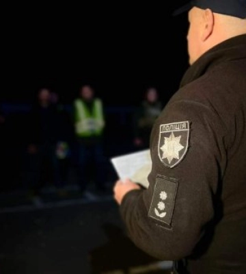 Посилено патрулюватимуть та стежитимуть за дотриманням правопорядку: як працюватиме поліція Закарпаття у новорічну ніч