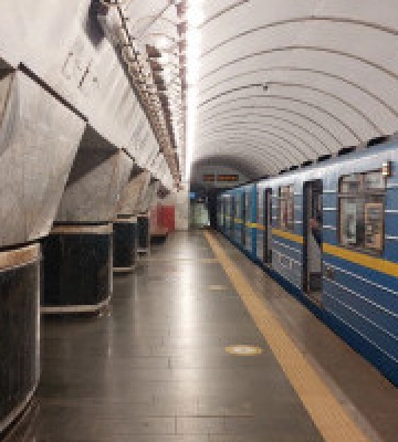 Під час свят Київський метрополітен працює  у звичайному графіку роботи за винятком повітряних тривог (розклад)
