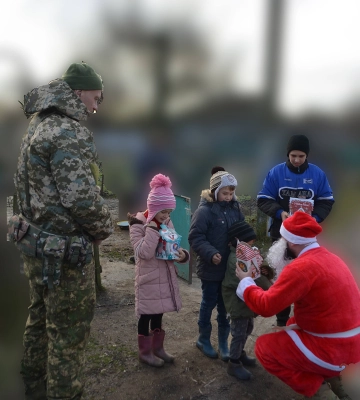Одеські гвардійці доставили новорічні подарунки у деокуповані населені пункти Миколаївщини