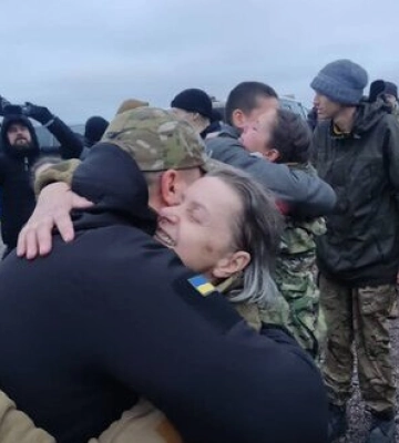 Україна повернула з російського полону 140 осіб: Серед них захисники Маріуполя та Зміїного. ВІДЕО+ФОТОрепортаж
