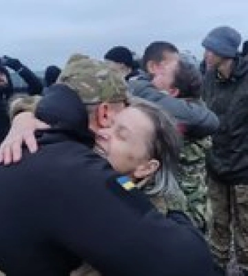 Обмен пленными. Перед Новым годом Украина вернула домой еще 140 военнослужащих – фото