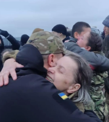 З російського полону повернули ще 140 українців. Серед них — захисники Маріуполя та острова Зміїний