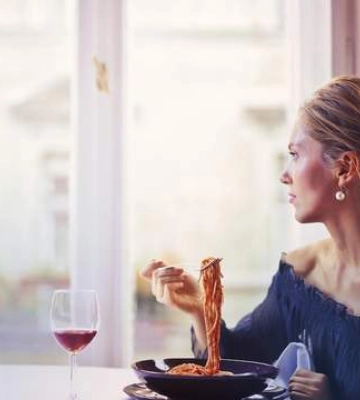 Що небезпечно їсти після 40: список продуктів