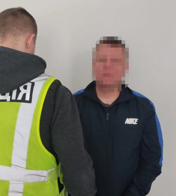 Киянин, який запускав салюти на Подолі, може провести п’ять років за ґратами