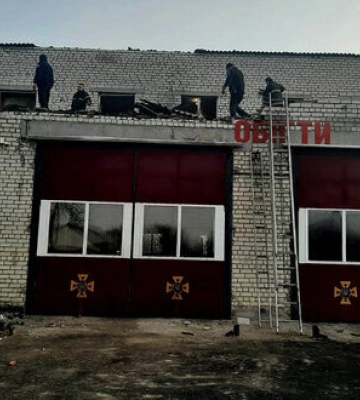 Окупанти вранці обстріляли Очаків, снаряди влучили в житловий сектор та будівлю пожежно-рятувальної частини, - ДСНС. ФОТОрепортаж