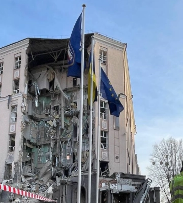 У російському міноборони заявили, що обстріляли готель у Києві через виробництво там безпілотників