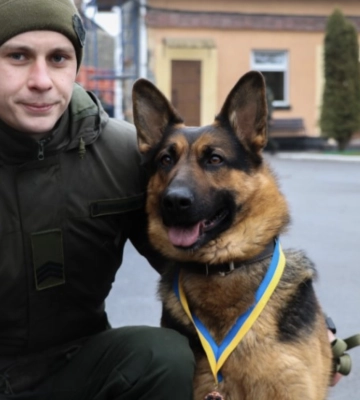 Медаллю «За віддану службу» нагородили службового собаку Берту