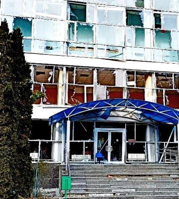 Внаслідок російського обстрілу Києва значно постраждали будівлі Київського нацуніверситету імені Тараса Шевченка. ФОТОрепортаж