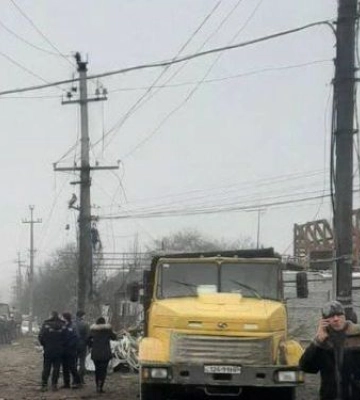 У запорізьких будинках, що постраждали від передноворічних ракетних ударів, відновили електропостачання