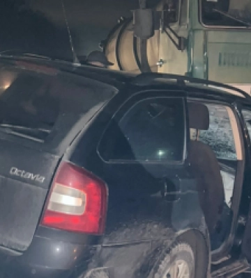 ДТП на Львівщині: водій не впорався з кермування, виїхав на зустрічну смугу та влетів у вантажівку