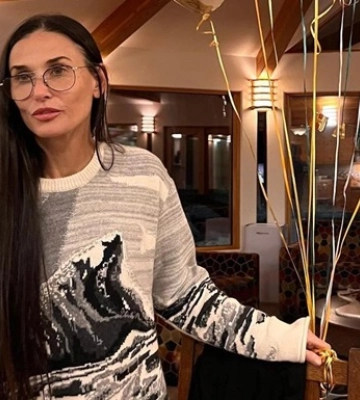 Демі Мур показала фото із вагітною донькою