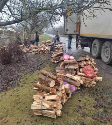 12 тонн борщових наборів та дрова поїхали на Херсонщину з Рівненщини