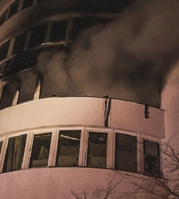 У Києві горіла квартира у недобудованій багатоповерхівці