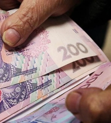 Рівнянка «рятувала» доньку з поліції й втратила 20000 гривень
