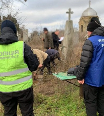 На Херсонщині ексгумували тіло ще одного цивільного, розстріляного росіянами під час окупації