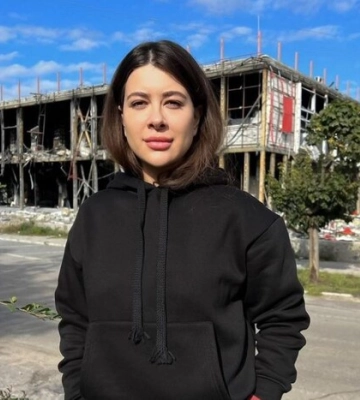 Блогерка Раміна Есхакзай відповіла на хейт, що вона «дурепа з «Холостяка» та прикриття Козловського»
