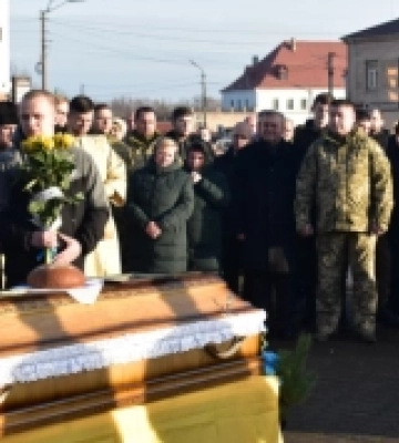 У Дубні попрощалися із загиблим Героєм