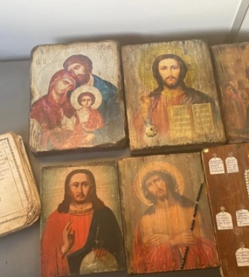 Українець намагався вивезти до Польщі шість старовинних ікон
