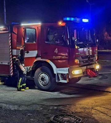 Евакуювали більше 40 людей. У Львові сталася пожежа в багатоповерхівці