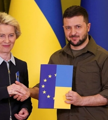 Глава ЄК першу телефонну розмову у 2023 році провела із Зеленським