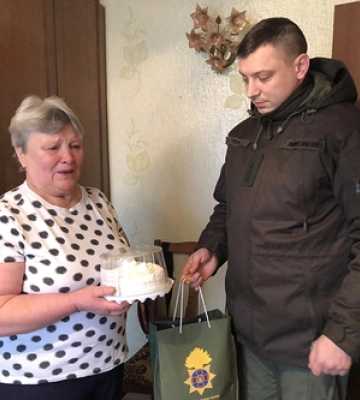 Волинські гвардійці привітали зі святами ветеранів та родини загиблих побратимів 