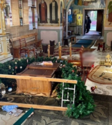 Порізав священнику горло: у Вінниці псих здійснив кривавий напад у церкві УПЦ МП