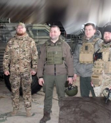 Командир запорізького полку особовий склад на передовій вітав під звуки обстрілів