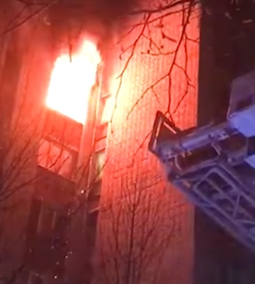 Як уночі горіла 9-ти поверхівка у Львові: пожежники виставили відео порятунку мешканців