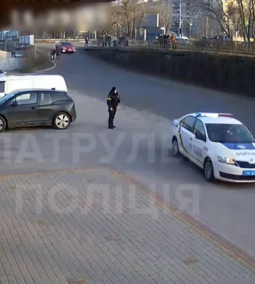 У Дніпрі поліція влаштувала погоню зі стріляниною за жінкою на авто: подробиці від патрульних