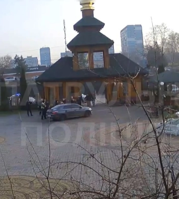 У Дніпрі поліція влаштувала погоню зі стріляниною за жінкою на авто (відео)